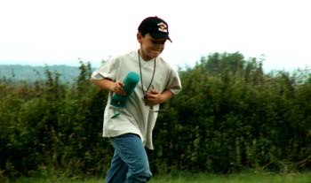 53 schnell zurück, bevor sie weglauft